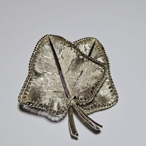 Signed BSK Brushed Gold Tone Dual 3D Ivy Leaf Brooch Vintage